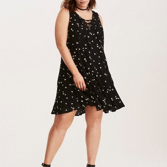 torrid Dresses & Skirts - Torrid Black Daisy Print Lace Up Trapeze Dress 3X